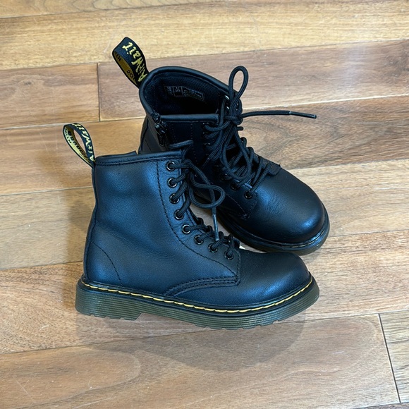 Dr. Martens 1460 Junior Size 11 Combat Boots - Picture 4 of 9